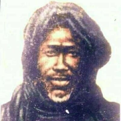 Cool, Sympa, jovial, Geek😅. Beugu Maam Bamba Khadim Rassoul Soop Maam Seex.
Maam Seex Ibraayma Faal: Àh dòom kûy xôl nit di gis ći mòom ak bonn bàxagòo dòom !