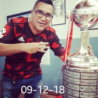 Machagay chaco. hincha del único equipo que le ganó una final a su clásico rival...