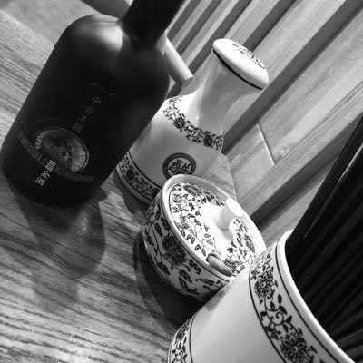 A premium gin with botanicals of honesty, Orange & jasmine tea bring subtle hints of the Orient to a very British drink a celebration of two cultures