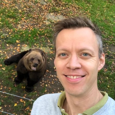 Geeky family man from Sweden with an interest in tech and politics.