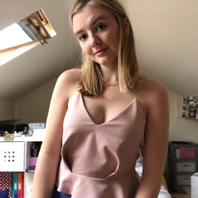 👩🎓polyglot in training 🌍current @FCDOGovUK Travel Aware Student Ambassador europeanellie@gmail.com