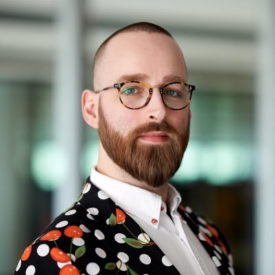 Professional London Gay, Head of End User Tech & Chair of the LGBT+ employees network. My tweets, not my employers. (LinkedIn: https://t.co/TSfHKs1K7y)