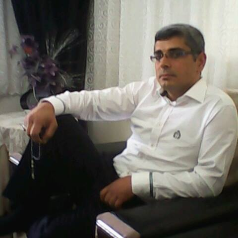 Kimi insan yaşadığı zorlukları bahane edip Allah'tan uzaklaşır; kimi insan da zorlukları vesile kılıp Allah'a yakınlaşır.  Şanlıurfa