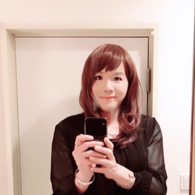 Twitterデビューです！！なかなかメイクできませんがよろしくお願いします♡