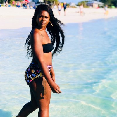 🌞 keep your face to the sunshine and you cannot see a shadow! Shop #JalahKKustoms 💆🏾♀️ On FB & IG for your bundles ‼️#HairByShay. 🌈