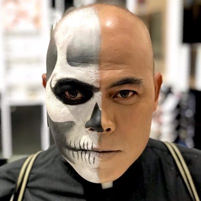 Philosophical dreamer, creative dir, music & talk-show host, globetrekker, ya quintessential Chief Conc, trainer & an imperfect angel. World is my playground..