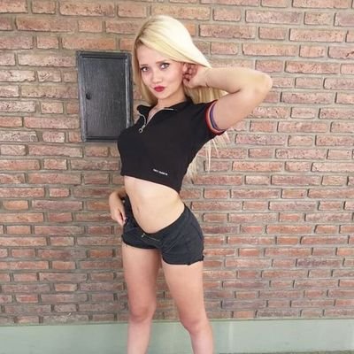 Agoos24131244's profile picture. Me gusta lo pervertido 😈 soy una puta en la cama.😘