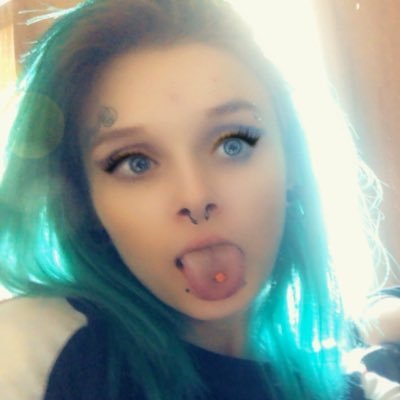 Profile Picture of Shellie Foster (@lowkey_shordy99) on Twitter