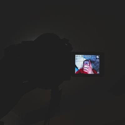 _unbobknownst's profile picture. now, you see the cutest man that you've never seen before