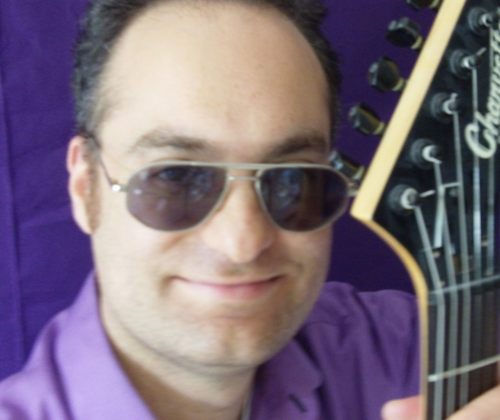 Love to make music and that's pretty much it ;-)