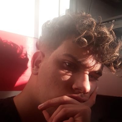 carlosmvllo's profile picture. 