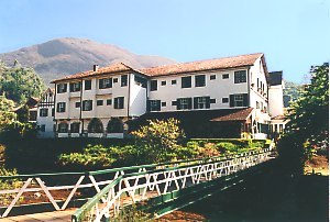 Hotel com tradição em atender bem. Seja lazer ou trabalho;  diversão ou descanso; sol ou chuva; frio ou calor... O Hotel Bucsky é uma excelente opção!