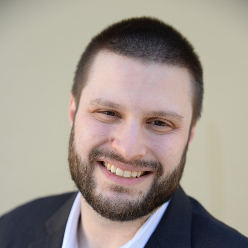 djhoch's profile picture. Husband, father, small business owner. Yankees/49ers. He/him.