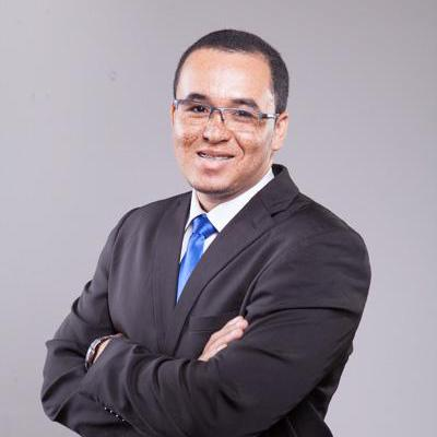 Sou um eterno estudante e amante da tecnologia.