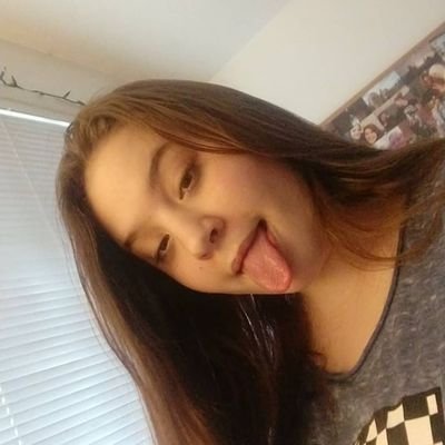 hayleyshaw2002's profile picture. I feel god in this Chili's tonight