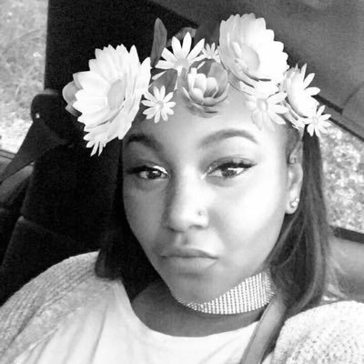 You can never go wrong with a Kentucky girl ! #502girl #kygirl #melaninmagic #Queen #kind #loving #sweet #younglove 🌼