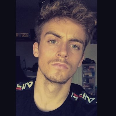 Max_WaRr's profile picture. Conseiller de vente en maisons individuelles📚 Sport motivation⛔️