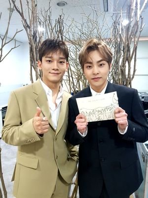 EXO-L and SM stan🐺
KIM JONG DAE🐉 & KIM MIN SEOK🐱