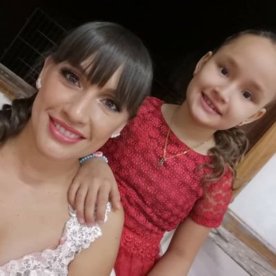 _letibenitez's profile picture. Nutricionista. Conductora De Radio en @itapefm y la @lahoradelterere. Periodista.