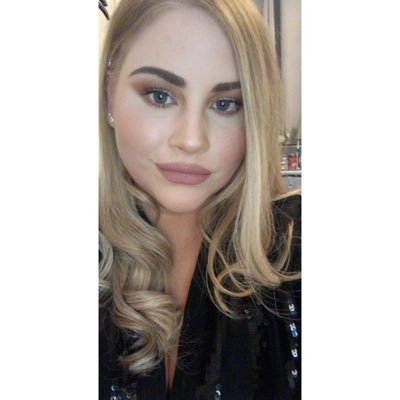 lauraoakes89's profile picture. 
