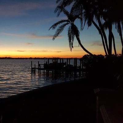 SherCummings's profile picture. Registered Dental Hygienist
Independent Scentsy Consultant 
https://t.co/vwNpiYu6w7