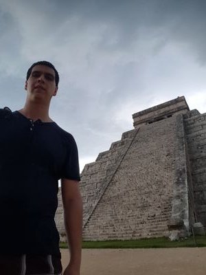 julitourra's profile picture. 