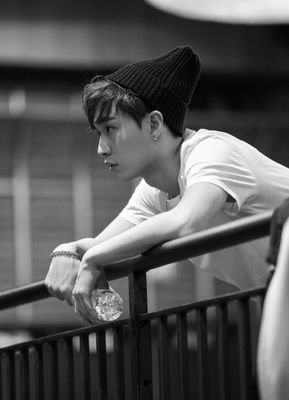 @weareoneEXO @layzhang @B_hundred_Hyun
only for EXO