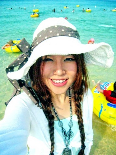 landyflying's profile picture. Life should be gorgeous!^^ready to fly higher and higher