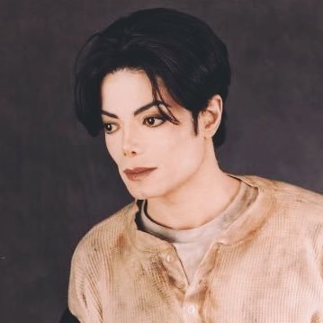 admiringmjj's profile picture. 𝒟𝒶𝓃𝒸𝒾𝓃𝑔 𝑜𝓃 𝒶 𝒸𝓁𝑜𝓊𝒹, 𝓈𝑜𝒶𝓇𝒾𝓃𝑔 𝓊𝓅 𝓈𝑜 𝒽𝒾𝑔𝒽. 𝒲𝒶𝓉𝒸𝒽 𝓂𝑒 𝓃𝑜𝓌, 𝓌𝒶𝓉𝒸𝒽 𝓂𝑒 𝒻𝓁𝓎 🕊☁️