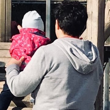 hoceina's profile picture. توییتها را لایک میکنم نه اکانتها را