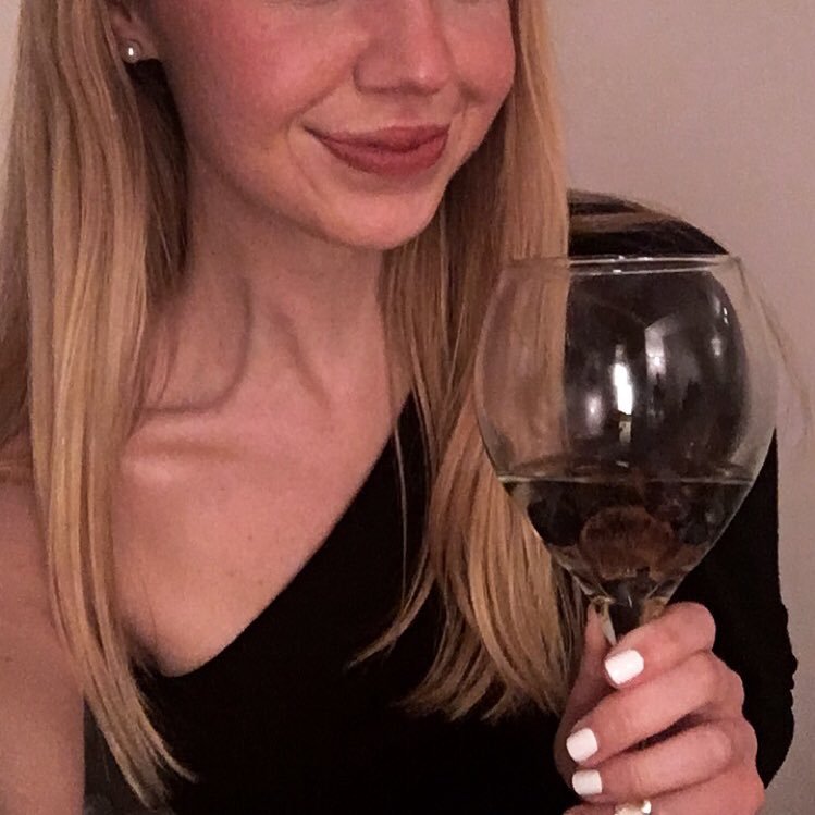 emaychyou's profile picture. 