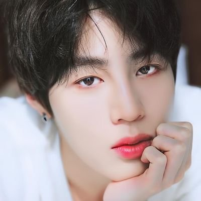 cloudynight322's profile picture. 