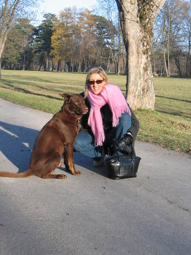 Weberei's profile picture. Family owned scarf manufacturer. High-quality woolen scarves made from cashmere, lambswool and alpaca. Warm companions for all occasions. http://t.co/IA8s4Bu18q