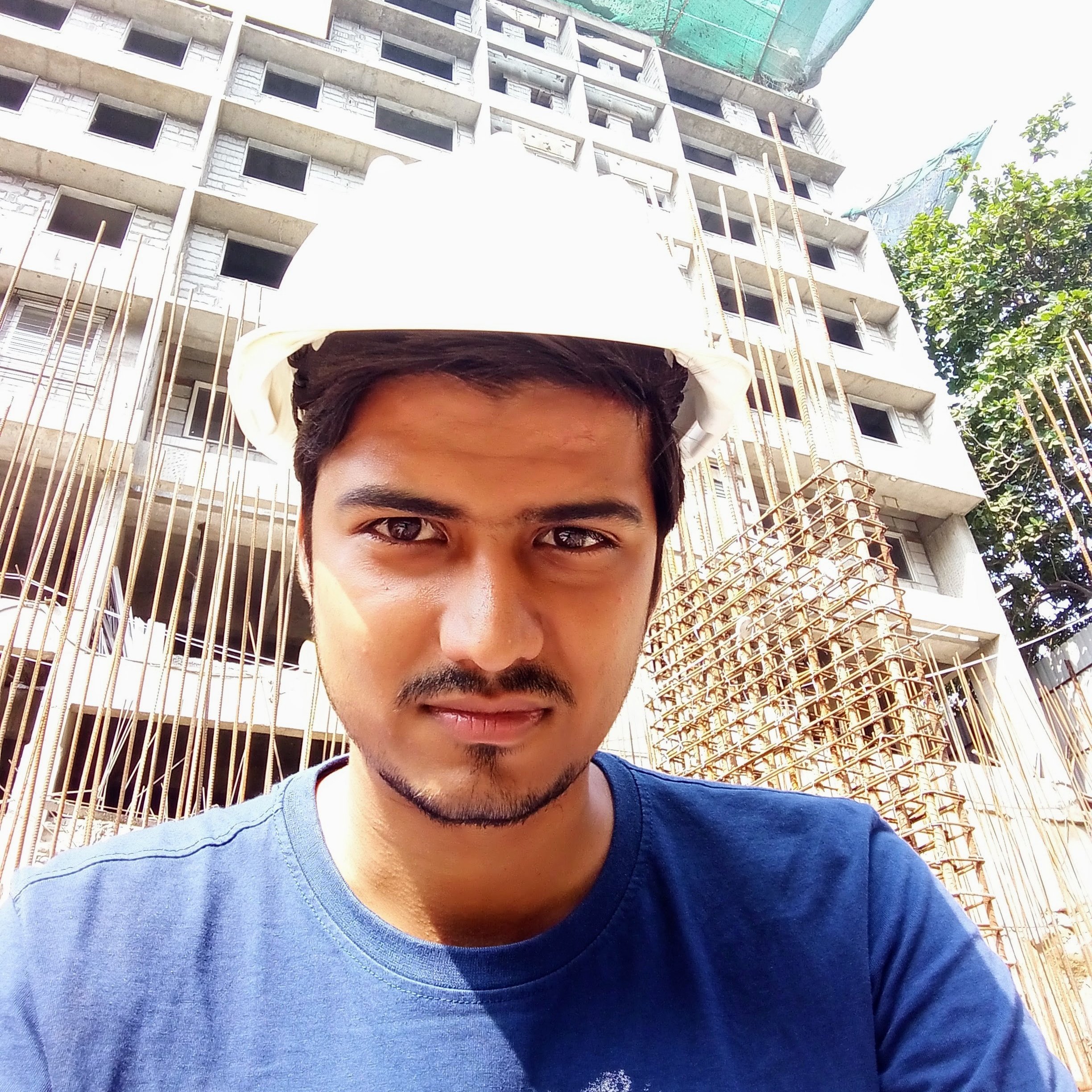 DeepSubhashcha1's profile picture. Civil Engineer By Profession
And
Foodie By Choice 😎