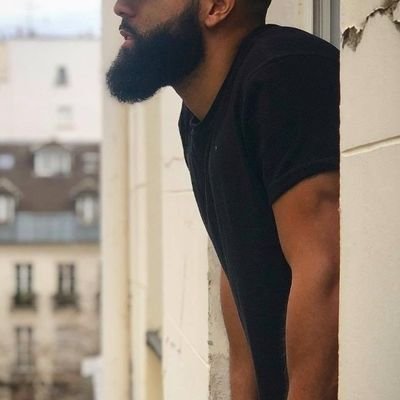 NO PREÑO, activo,bis ,atractivo,dominante,rudo , experto en vírgenes, sexo seguro le gusta llevar el control.