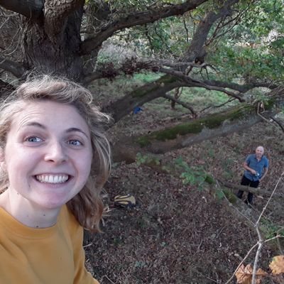 Wildlife conservationist 🐸🦎🦔🌳 PhD in non-native newt ecology, alumni to hedgehog officer club & fan of art for ecology and conservation storytelling