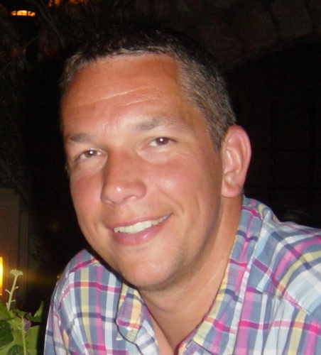 Husband,Father,Ski Bum,Sun worshipper.Squash Freak. Home Business Entrepreneur who love's to help others find solutions to their homebusiness problems!