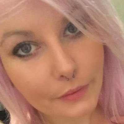 Profile Picture of  👀 ❤️ ❤️ ❤️ ❤️Hannah Hines  ❤️ ❤️ ❤️ ❤️ 👀 (@HannahHooker6) on Twitter