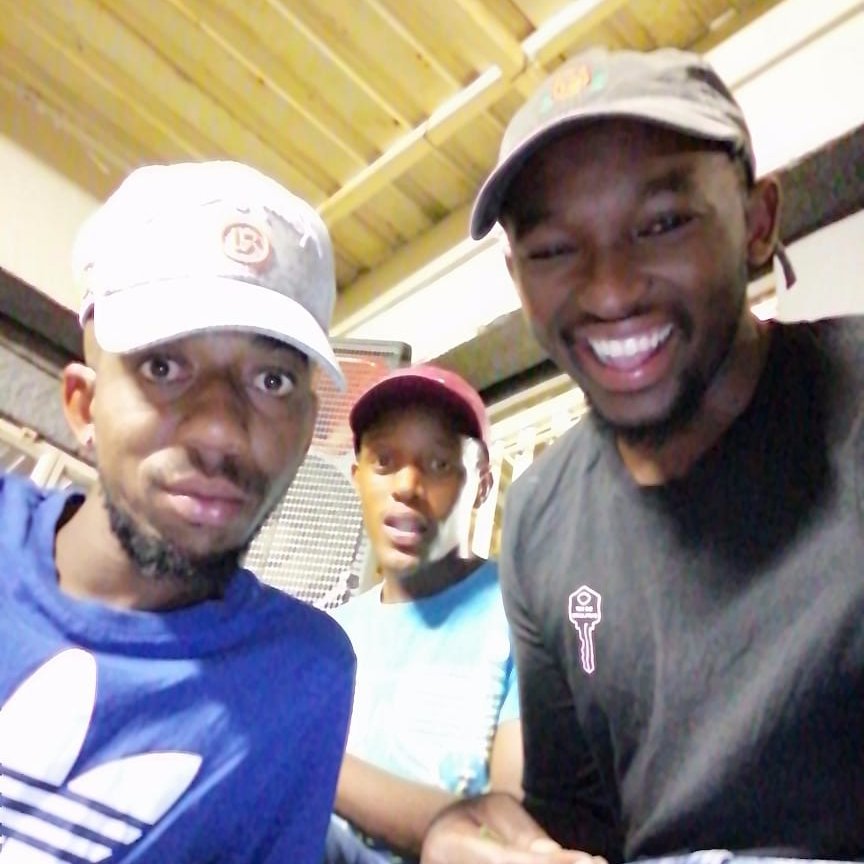 MzwakheVilakaz6's profile picture. 