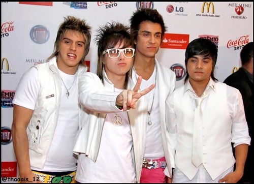 since: 06.05.10 , Para todos fãs da Restart , que sabem do show HRS :D entra ai ;* Oficalizado desde 20.05.10 pelo @pelanzarestart (: