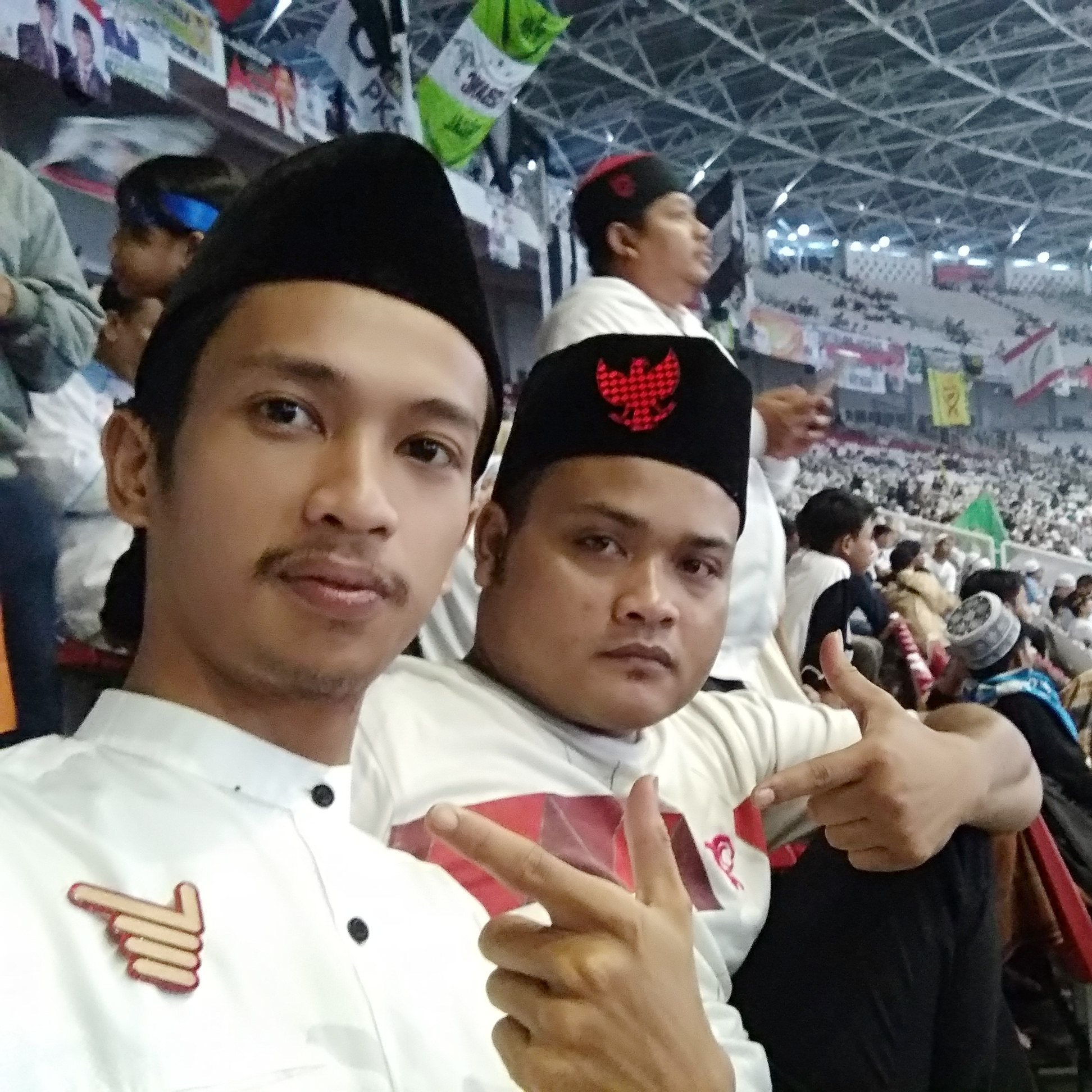 AveiroAbaz's profile picture. BBM ( 5E0D6F0D ) LINE ( abazaveiro) Whats'App ( 085813505351) FB ( Abaz Aveiro) Instagram ( @aveiroabaz )