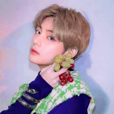 ngnhDng12's profile picture. A.R.M.Y