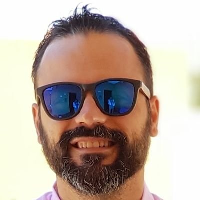 Web applications developer specialised in PHP and Symfony, lover of RPGs and sci-fi movies. WARSIE!