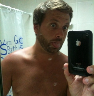 Love Apple!
Love Gadgets!
Looove Beer (Mini's)
Have i told i love Apple?
Love you all!
