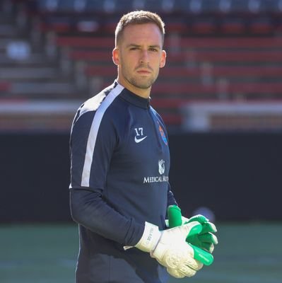 Goalkeeper Coach @vanfootballclub
@Keepaere Keeper
@UFVCascades Alum
-
-
IG: @_smalltown