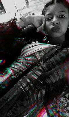 Hola! soy de costa rica!!! habló español e inglés ! mi futuro es ser una madica forense¡! Have a good day😉 or night😴🌼