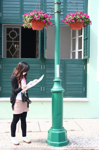 Lecturer | Wanderluster | Dessert lover | Happiness seeker | Chiang Mai, Thailand :)