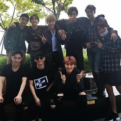 gahloves8's profile picture. 