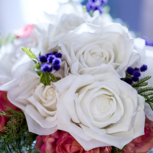 ForeverYrFlower's profile picture. Beautiful hand-painted faux floral arrangements and accessories 'Especially 4 You'
You dream it, we can make it! 🎨💒