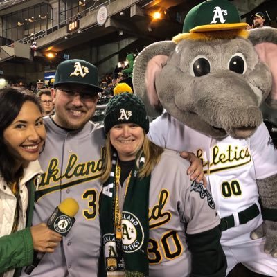 El Camino HS & Santa Clara U Alum. A's Sharks Barracuda Warriors & 49ers fan (RIP SF Bulls). Candlestick Giants fans are ok. Married @athletics_luv89 on 3.31.19